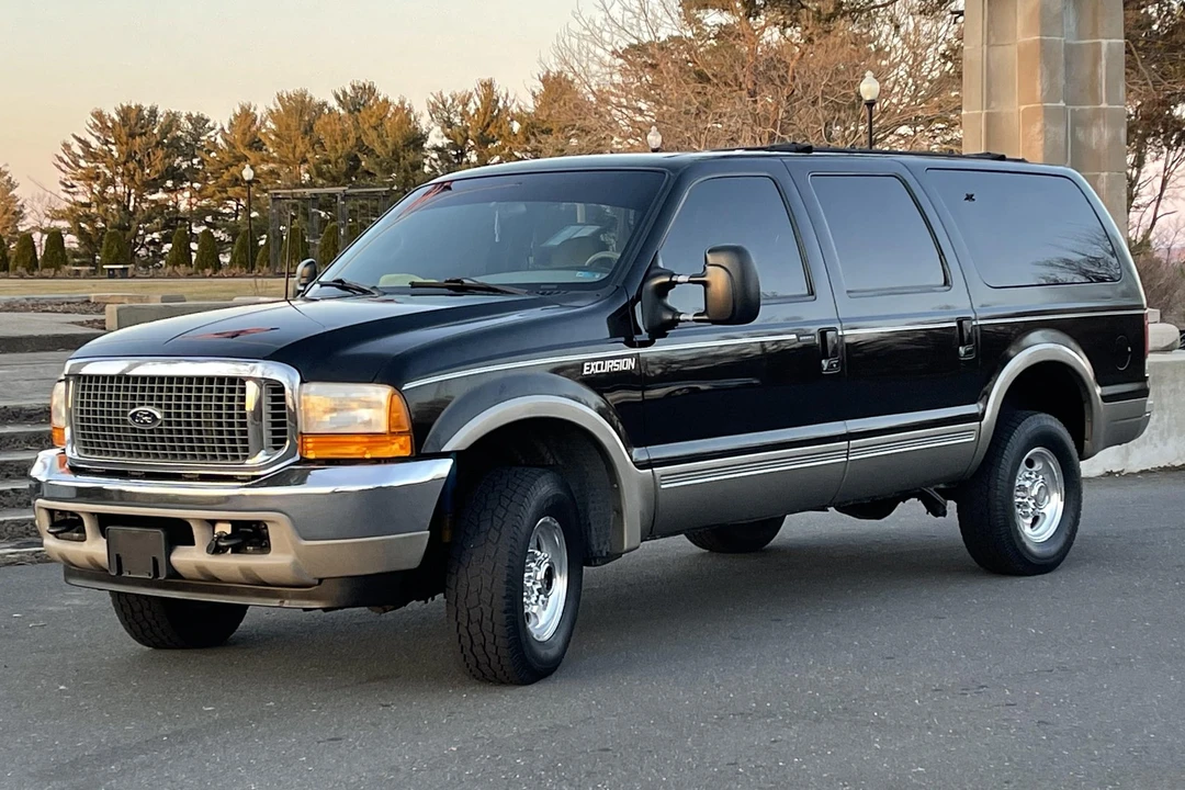 2000 Ford Excursion - Image 2 of 31