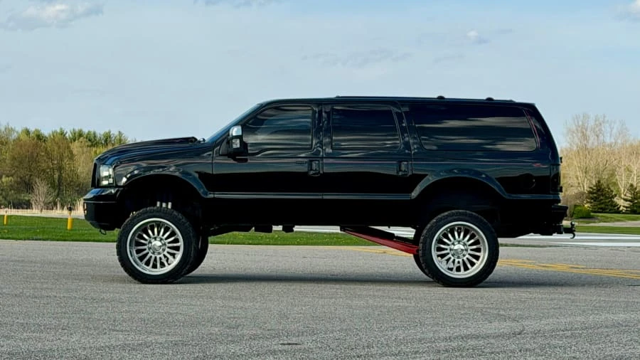 2000 Ford Excursion - Image 2 of 24