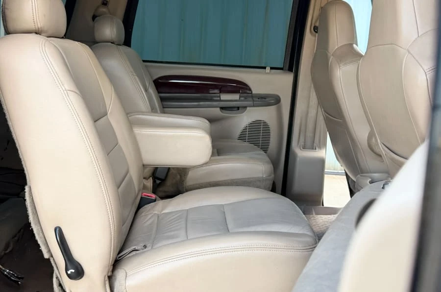 2000 Ford Excursion - Image 19 of 24