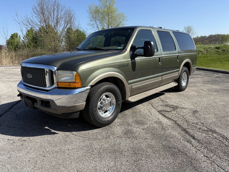 2000 Ford Excursion - Image 2 of 31