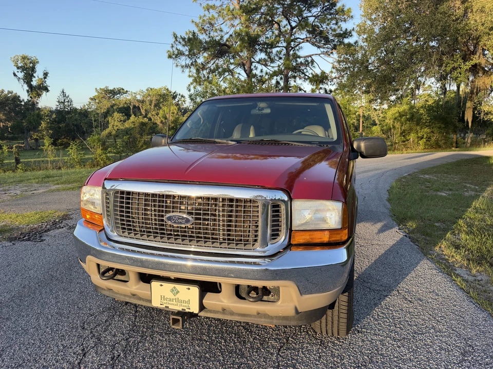 2000 Ford Excursion - Image 2 of 31