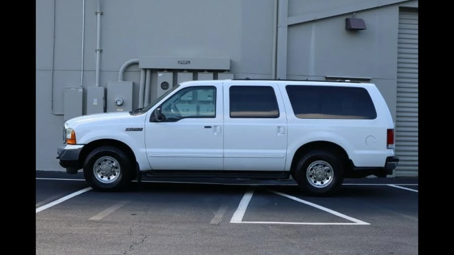 2000 Ford Excursion - Image 2 of 18