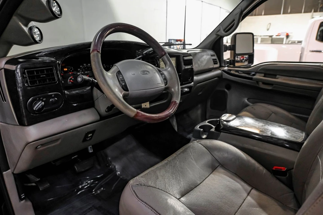 2000 Ford Excursion - Image 3 of 21