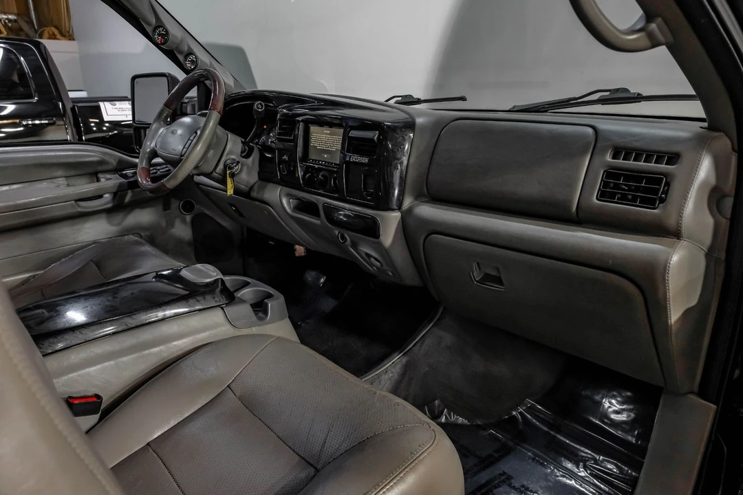 2000 Ford Excursion - Image 19 of 21