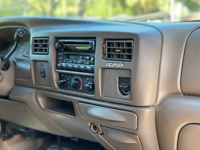 2000 Ford Excursion - Image 11 of 12