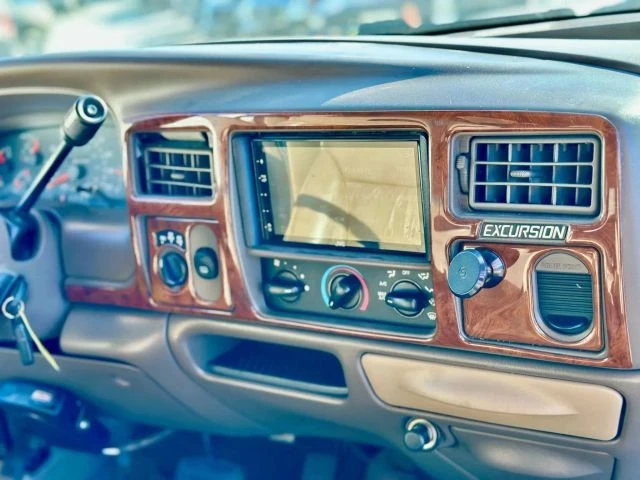 2000 Ford Excursion - Image 19 of 21