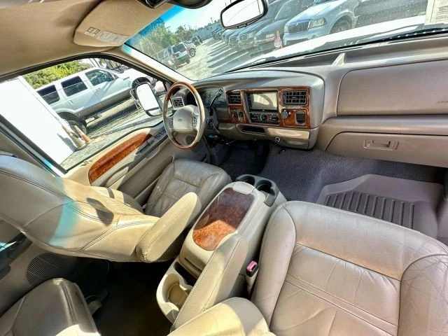 2000 Ford Excursion - Image 17 of 21
