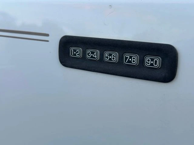 2000 Ford Excursion - Image 5 of 12
