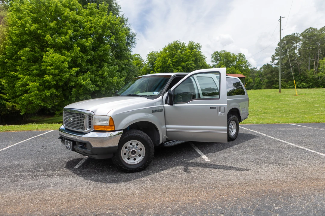 2000 Ford Excursion - Image 2 of 31