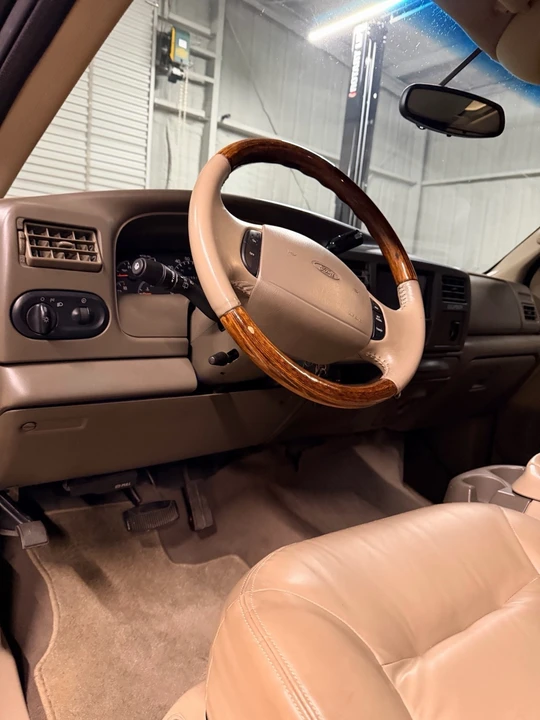2000 Ford Excursion - Image 18 of 21