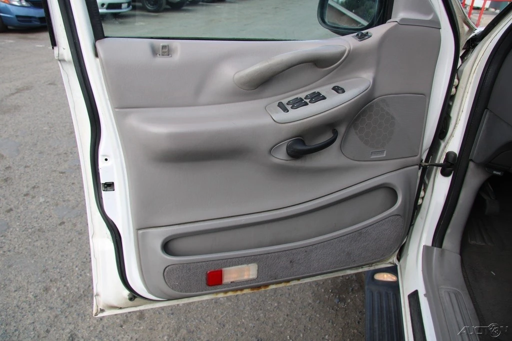 2000 Ford Expedition 1st Gen - Image 13 of 21