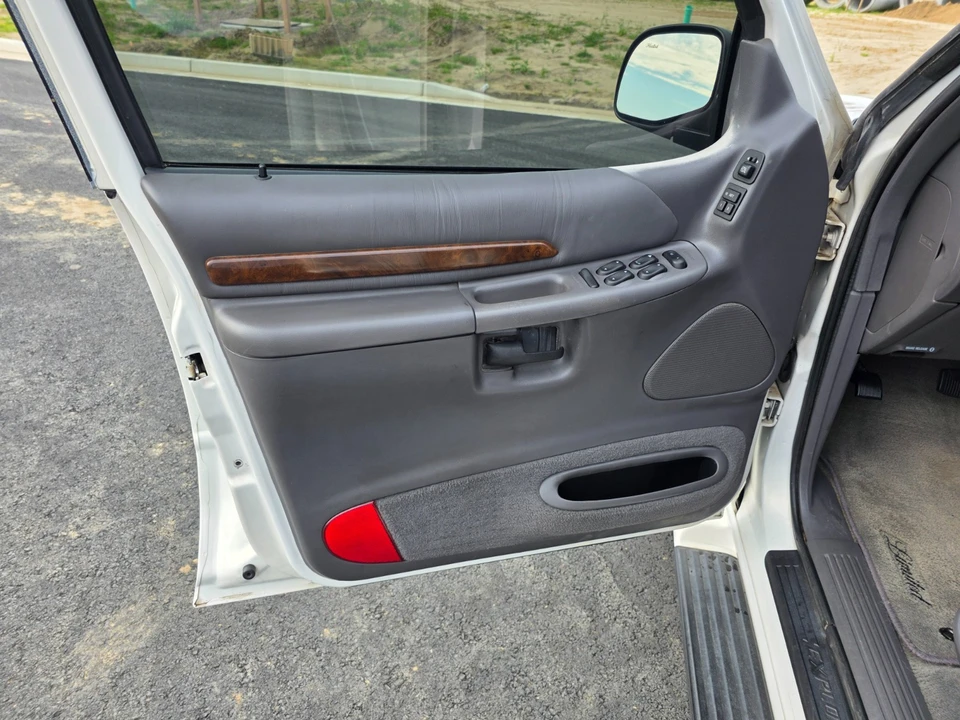 2000 Ford Explorer 2nd Gen - Image 13 of 20