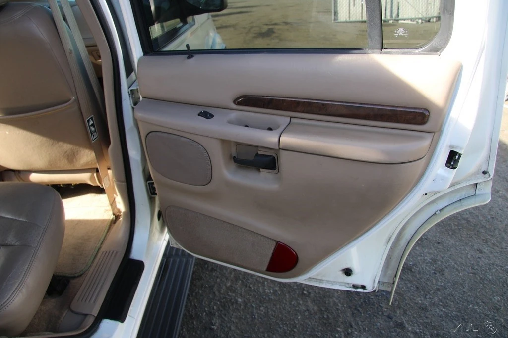 2000 Ford Explorer 2nd Gen - Image 19 of 21