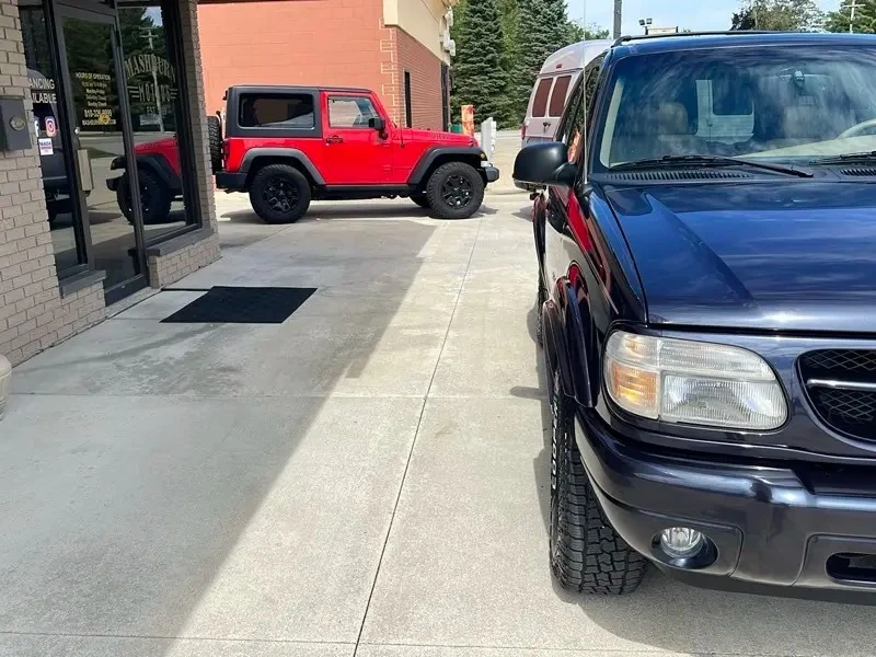 2000 Ford Explorer 2nd Gen - Image 6 of 31