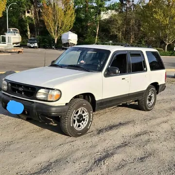 2000 Ford Explorer