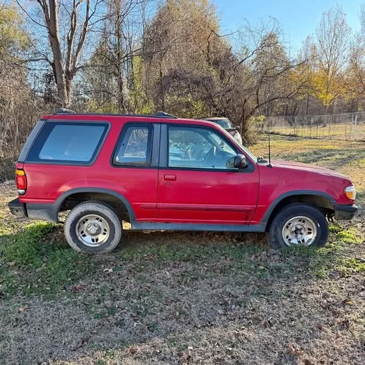 2000 Ford Explorer 2nd Gen - Image 1 of 1