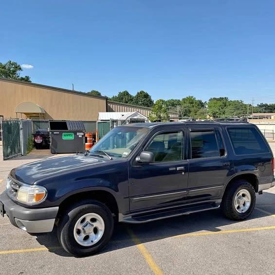 2000 Ford Explorer 2nd Gen - Image 1 of 1