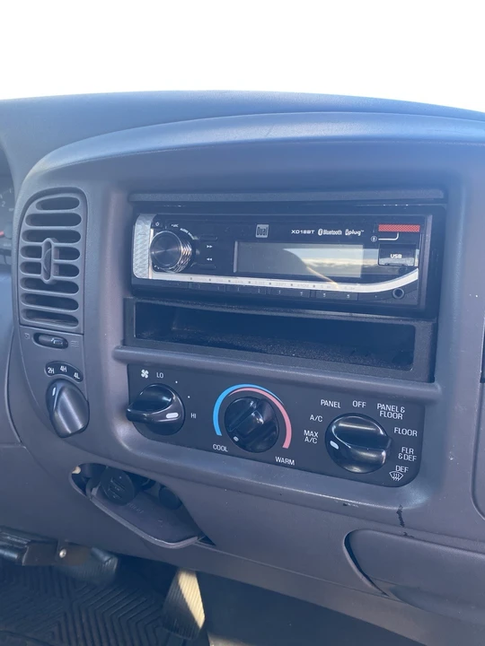2000 Ford F-150 10th Gen - Image 14 of 23