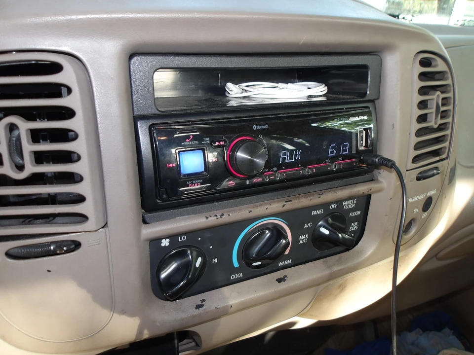 2000 Ford F-150 10th Gen - Image 14 of 20
