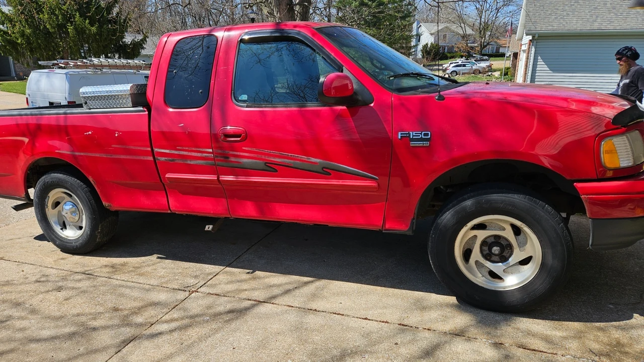 2000 Ford F-150 10th Gen - Image 5 of 19