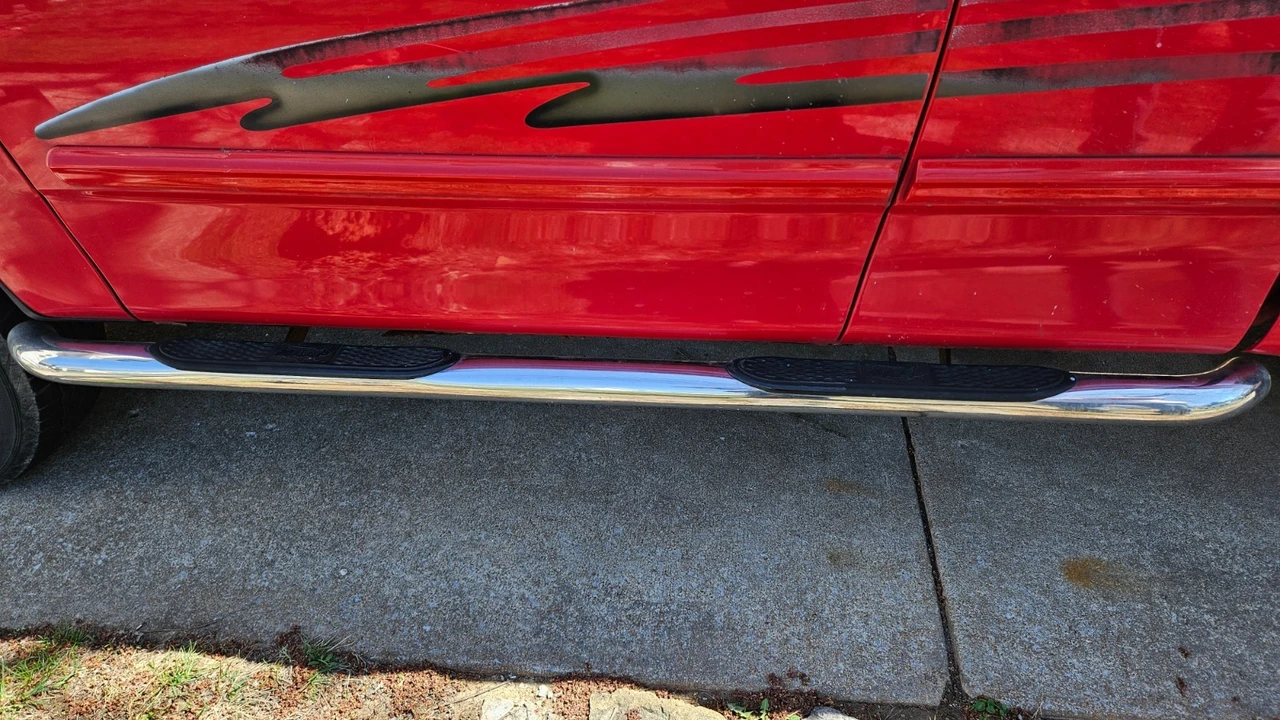 2000 Ford F-150 10th Gen - Image 3 of 19