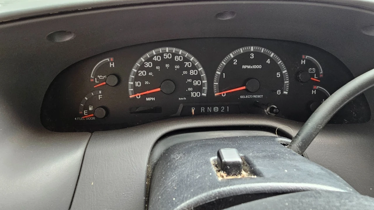 2000 Ford F-150 10th Gen - Image 2 of 19