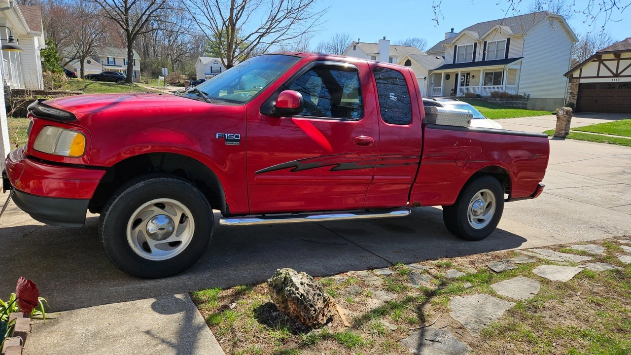 2000 Ford F-150 10th Gen - Image 4 of 19
