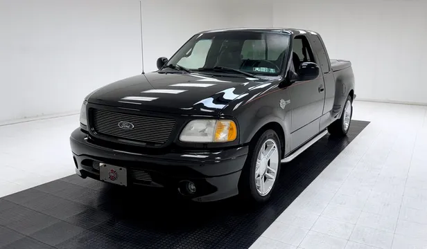 2000 Ford F-150 Harley Davidson Edition Extended Cab 4x2 FlareSide Short Bed
