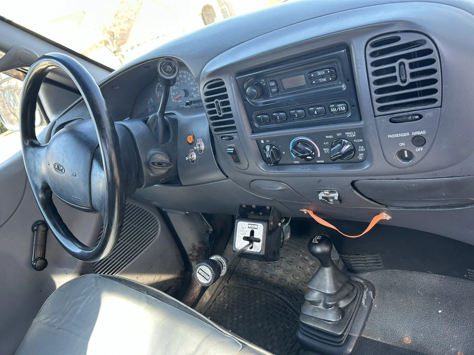 2000 Ford F-150 10th Gen - Image 12 of 19