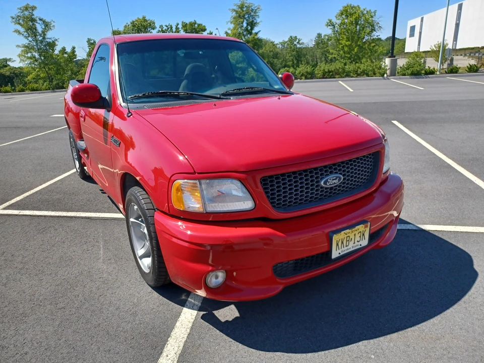 2000 Ford F-150 SVT Lightning 10th Gen - Image 17 of 31