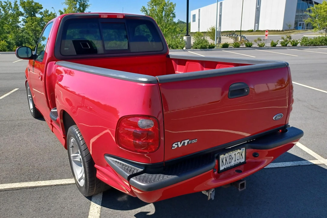 2000 Ford F-150 SVT Lightning 10th Gen - Image 4 of 31