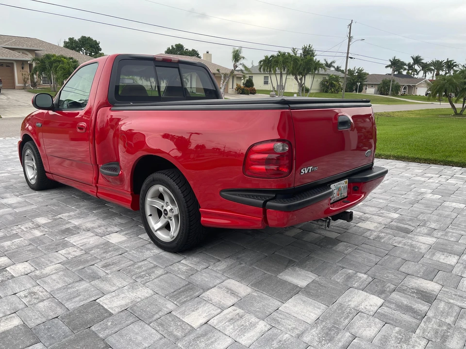 2000 Ford F-150 SVT Lightning 10th Gen - Image 11 of 31