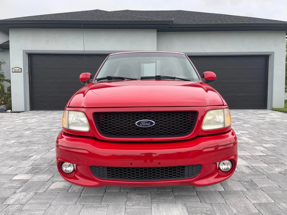 2000 Ford F-150 SVT Lightning 10th Gen - Image 7 of 31