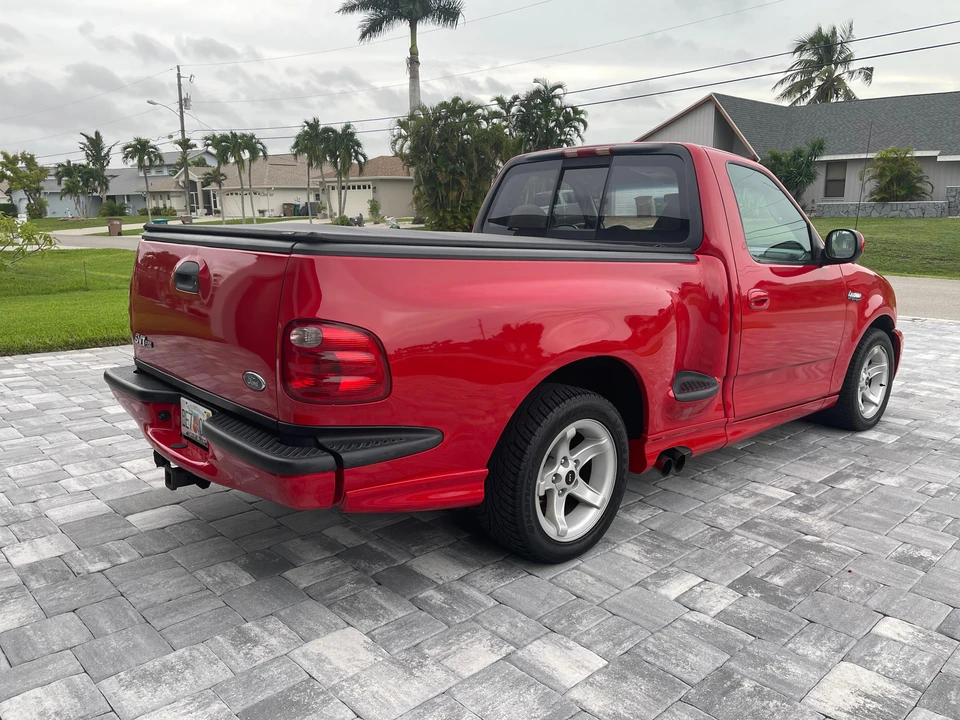2000 Ford F-150 SVT Lightning 10th Gen - Image 13 of 31