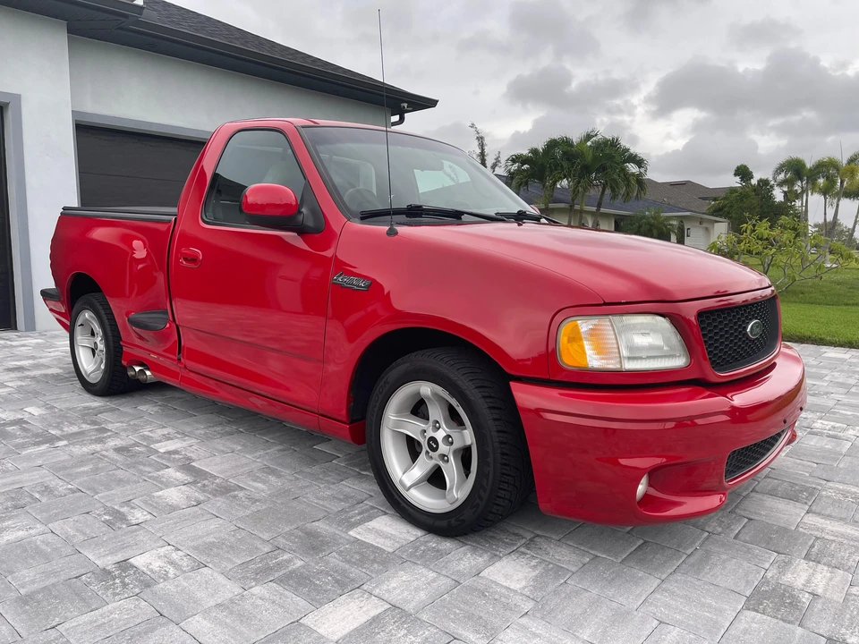 2000 Ford F-150 SVT Lightning 10th Gen - Image 17 of 31