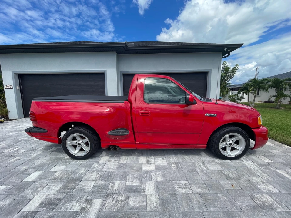 2000 Ford F-150 SVT Lightning 10th Gen - Image 15 of 31