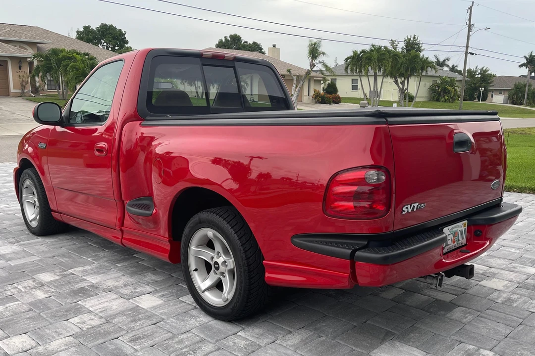 2000 Ford F-150 SVT Lightning 10th Gen - Image 4 of 31
