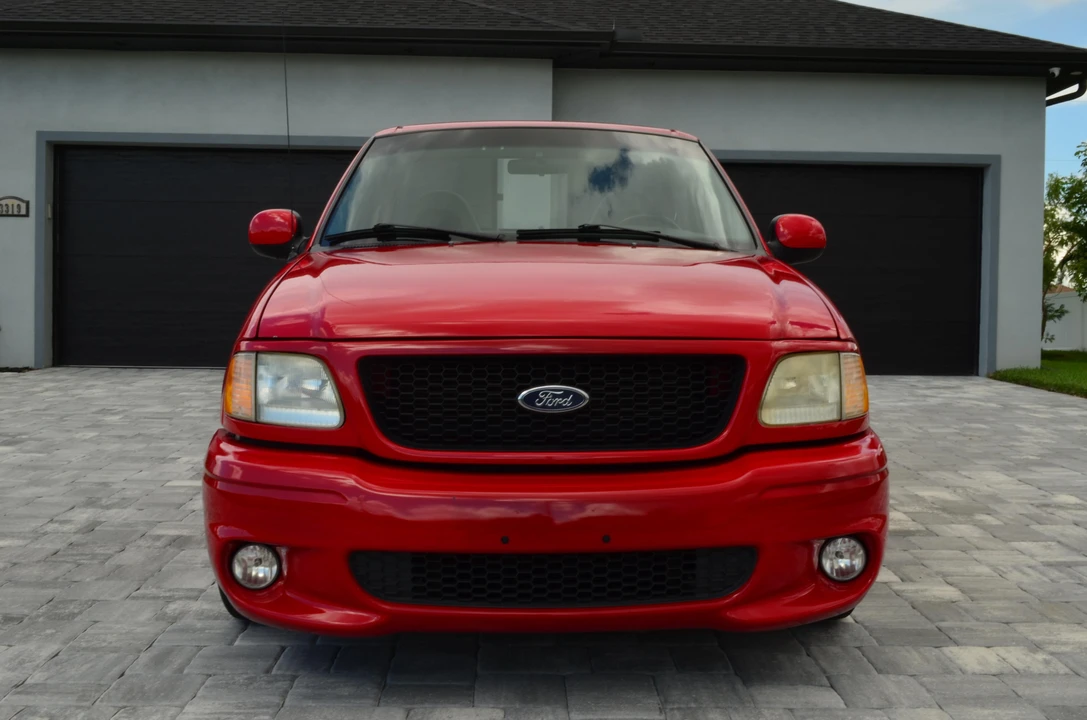 2000 Ford F-150 SVT Lightning 10th Gen - Image 6 of 31