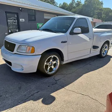 2000 Ford F-150 SVT Lightning Pickup 2D 6 1/2 ft