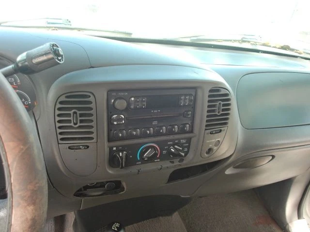 2000 Ford F-150 10th Gen - Image 15 of 31