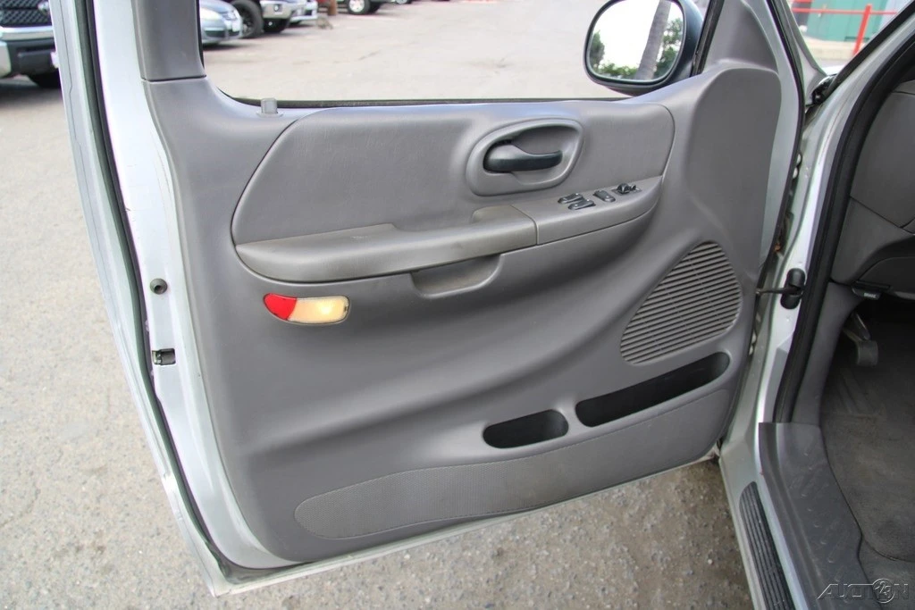 2000 Ford F-150 10th Gen - Image 13 of 24