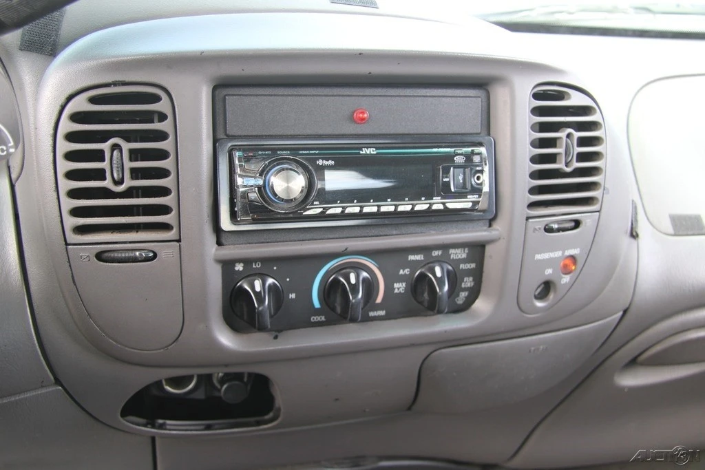 2000 Ford F-150 10th Gen - Image 18 of 24