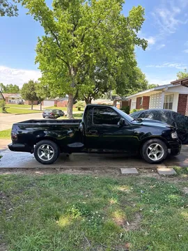 2000 Ford F-150 XL Pickup 2D 6.5 ft