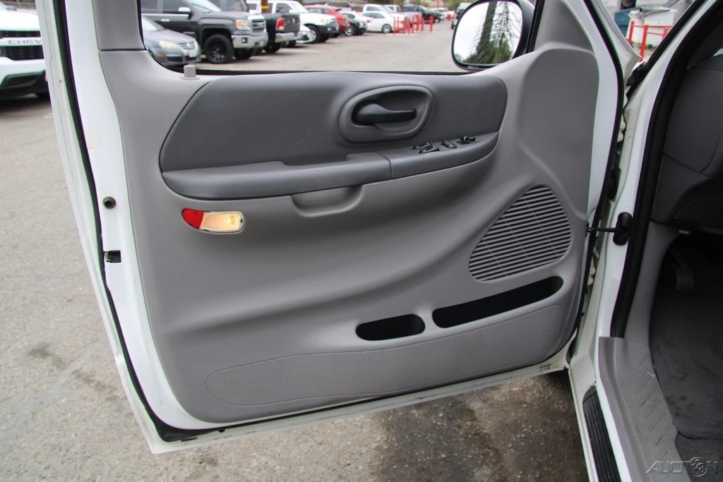 2000 Ford F-150 10th Gen - Image 13 of 21