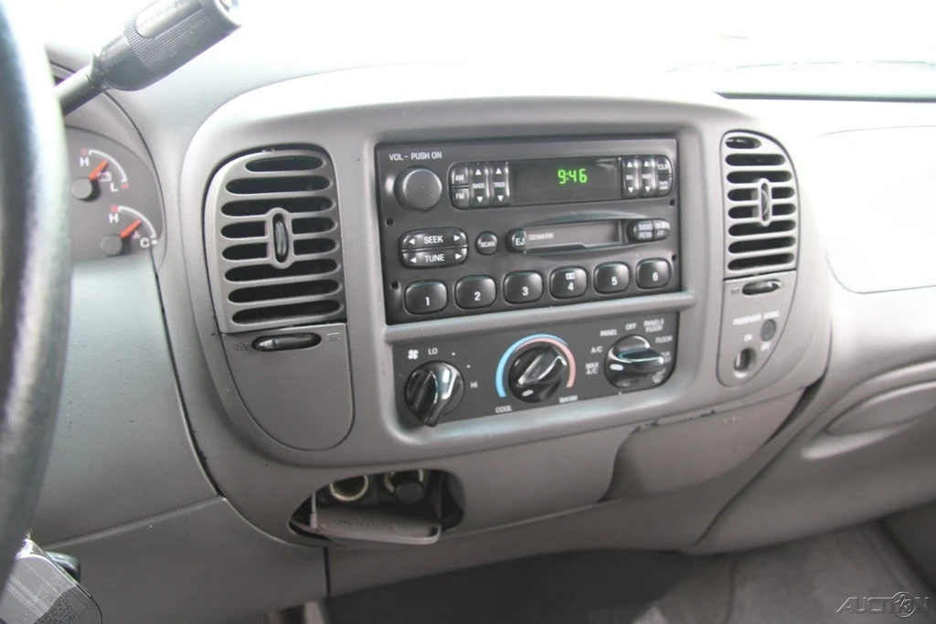 2000 Ford F-150 10th Gen - Image 18 of 21