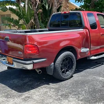 2000 Ford F-150 XLT Pickup 4D 6 1/2 ft