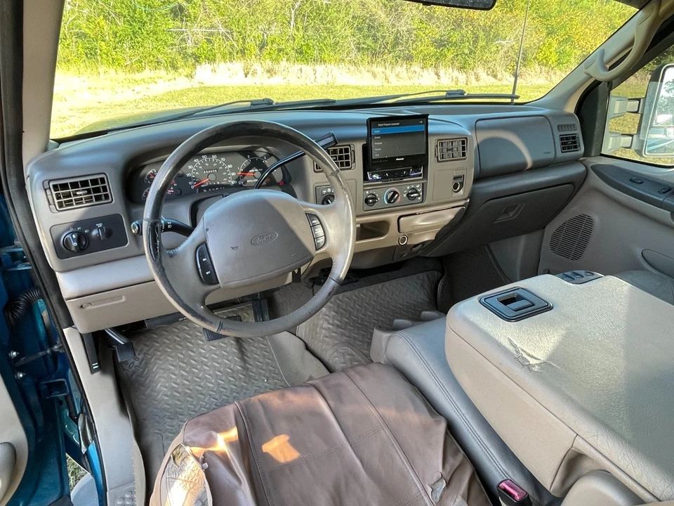 2000 Ford Super Duty 1st Gen - Image 13 of 16