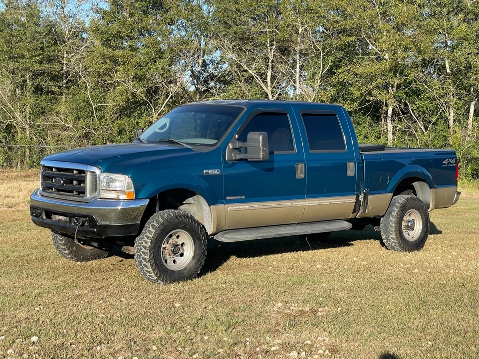2000 Ford Super Duty 1st Gen - Image 2 of 16