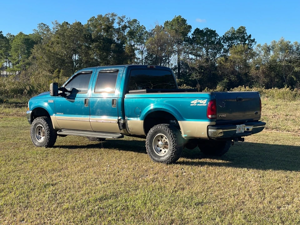 2000 Ford Super Duty 1st Gen - Image 4 of 16