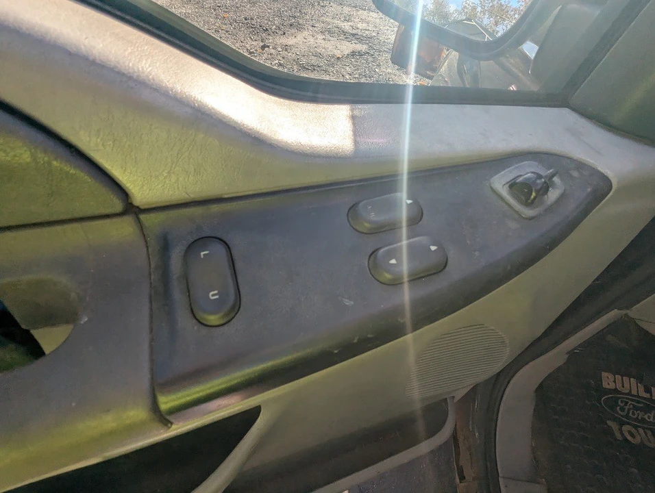 2000 Ford Super Duty 1st Gen - Image 12 of 14
